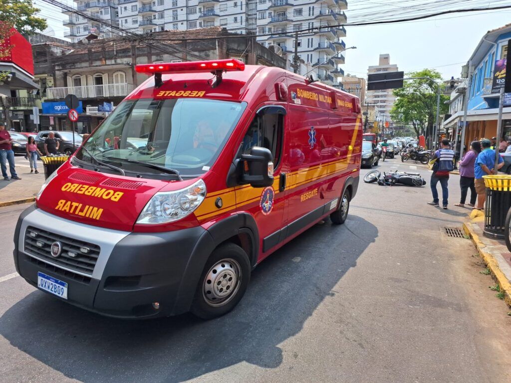 b8e11213 c3bd 4852 9f3b cd51f4d4d537 Acidente entre carro e moto no centro de São Lourenço deixa 1 ferido